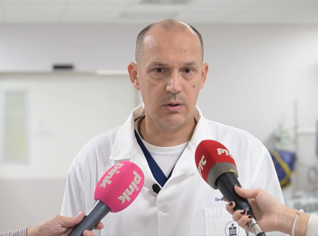 Ministar Lončar posetio čoveka koji je upucan ispred Skupštine: Nije još van životne opasnosti