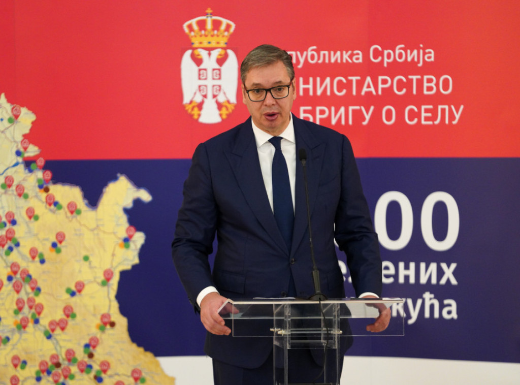 Vučić: Seoske kuće dobilo 4.000 porodica, na selu imamo više dece nego u gradu
