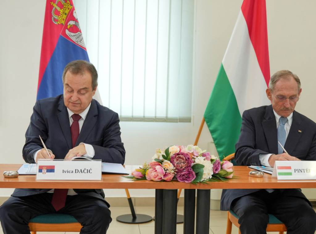 Ivica Dačić i Šandor Pinter potpisali sporazum o graničnoj kontroli u saobraćaju