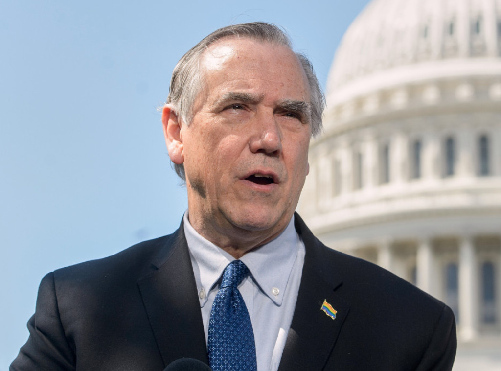 Američki senator Merkli ušao u 19. sat govora u Senatu protiv Trampove administracije