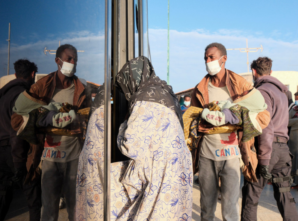 Migrant deportovan iz Britanije koji se vratio se brodom, ponovo će biti proterani