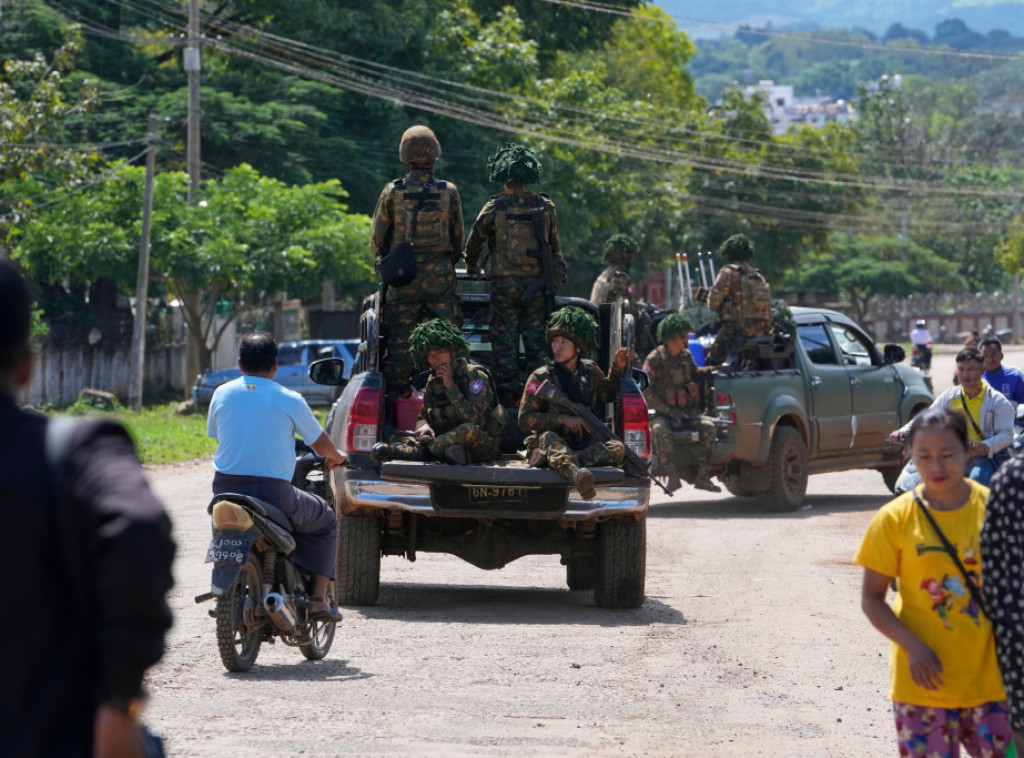 Skoro 700 ljudi pobeglo u Tajland posle racije na centar za prevare u Mjanmaru