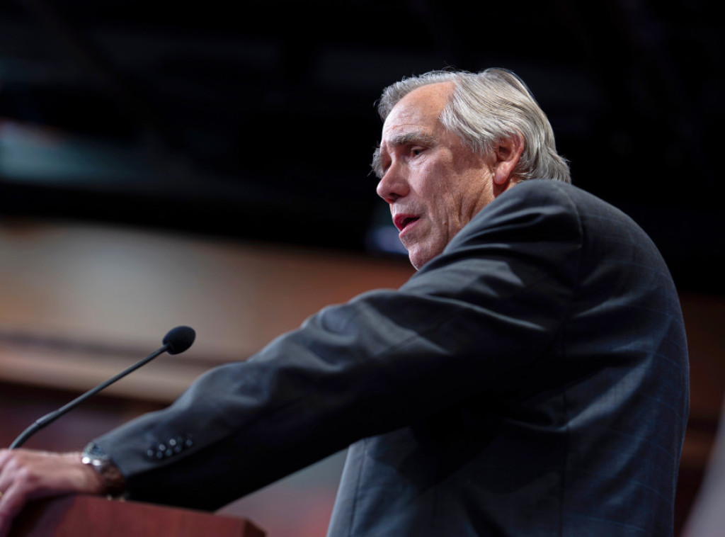 Džef Merkli održao govor u Senatu koji je trajao 22 sata u znak protesta protiv Trampa