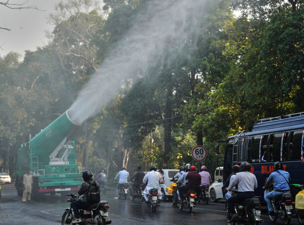 Pakistanske vlasti koriste topove protiv smoga u istočnom gradu Lahoru