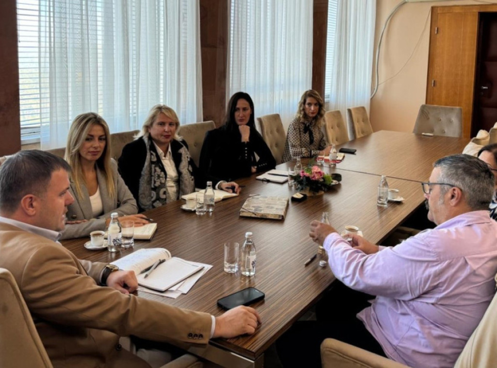 Ministar Memić sastao se sa predstavnicima Udruženja turističkih vodiča: Borba protiv nelojalne konkurencijе