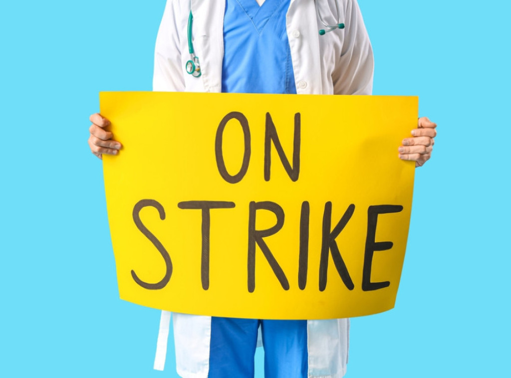 Lekari stažisti u Engleskoj stupiće narednog meseca u štrajk