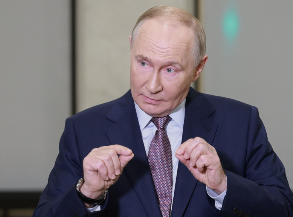 Putin: Trampovi savetnici koji traže sankcije naftnoj industriji Rusije rade protiv SAD