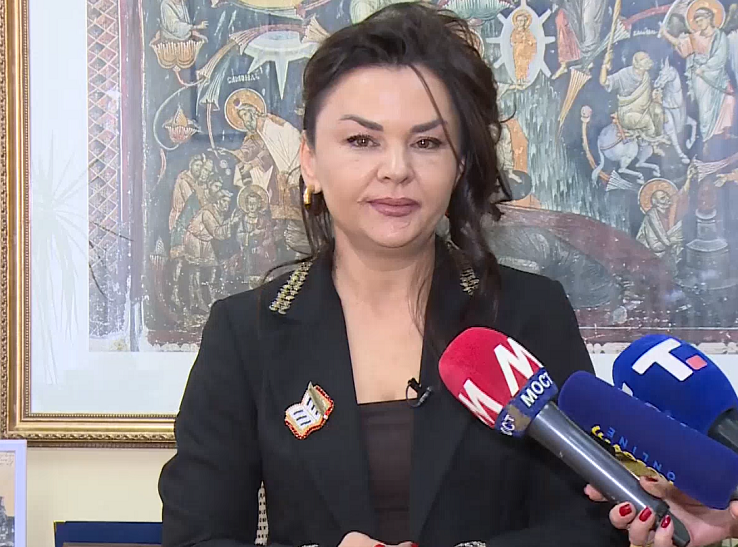 Milena Parlić na liturgiji u Pećkoj patrijaršiji: Dolazak patrijarha je najveća radost narodu