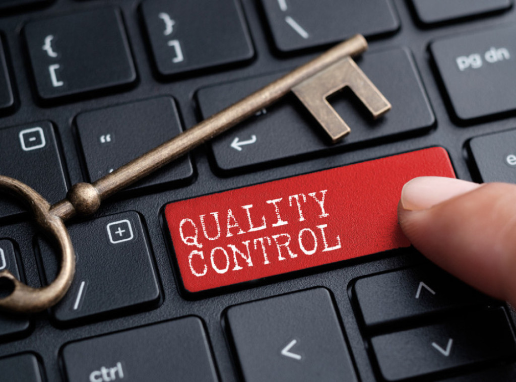 Rumunija: Kontrolor kvaliteta u hipermarketu uzeo mito za prodaju pokvarenih proizvoda