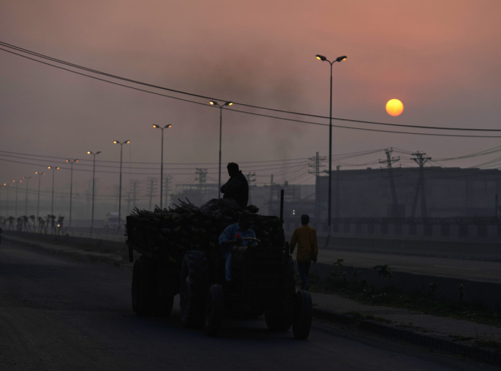 U bombaškom napadu u Pakistanu poginuli šef gradske policije i dva policajca