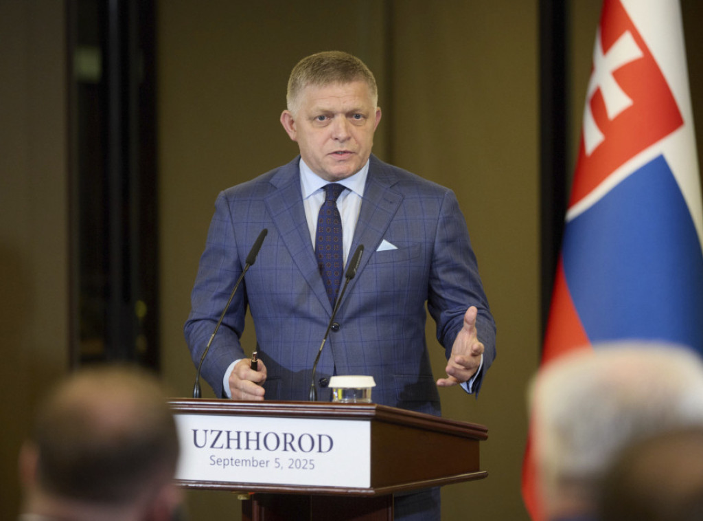 Fico: Slovačka neće finansirati nijedan program EU za vojnu pomoć Ukrajini