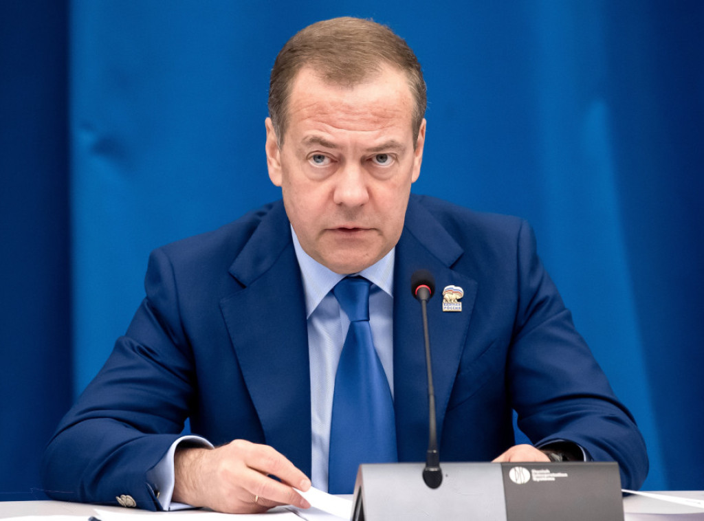 Medvedev objavio AI video sa likovima evropskih lidera povodom Dana Rusije