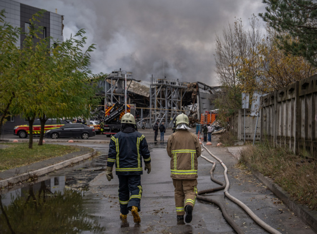 Četiri stana se zapalila u Donjecku nakon što ih je pogodio dron
