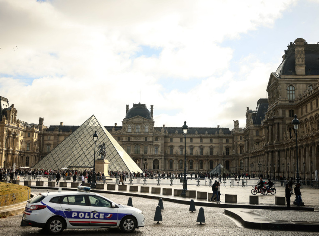 Telegraf: Istražitelji sumnjaju da je pljačkašima Luvra pomogao radnik obezbeđenja