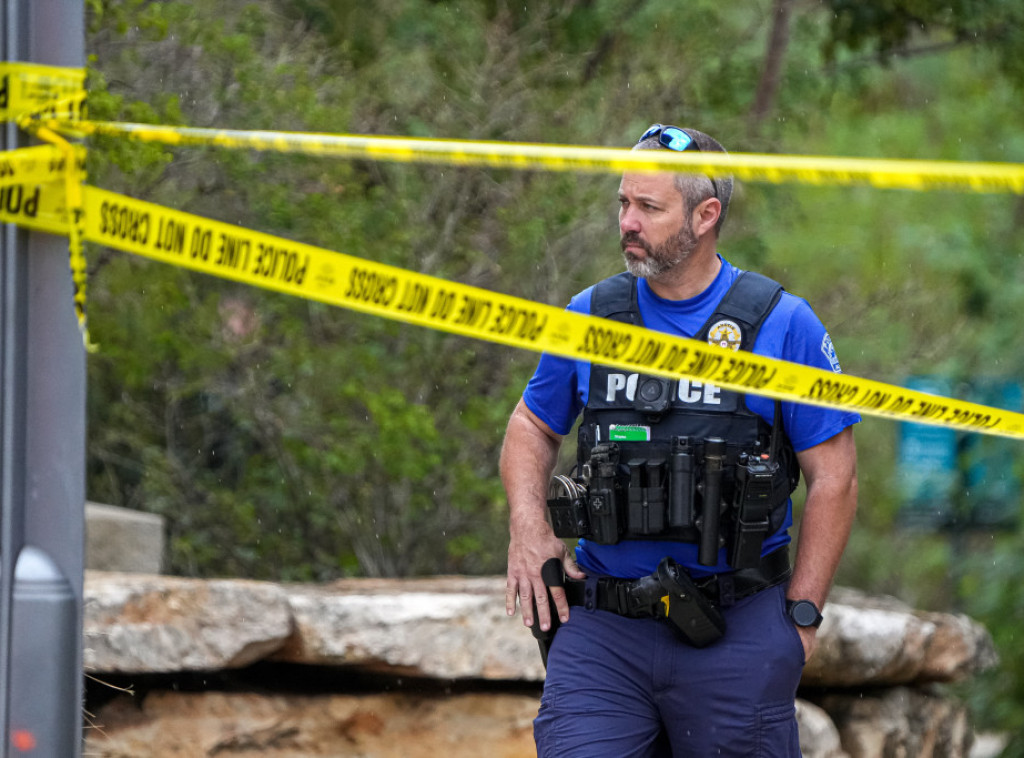 Policajac iz Nju Džersija na putu do mesta zločina svratio do bankomata i u piceriju