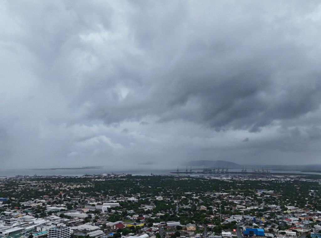 Građani Jamajke pozvani na evakuaciju zbog približavanja uragana Melisa