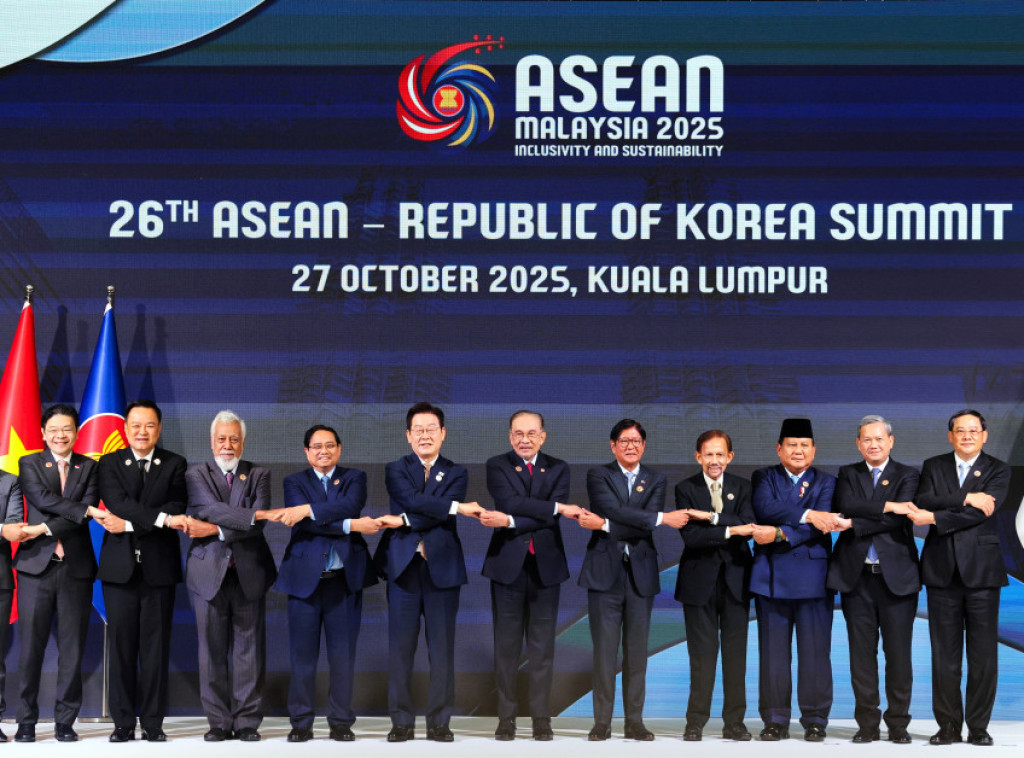 Svetski lideri razgovaraće o jačanju trgovinskih veza nakon što je Tramp napustio samit ASEAN