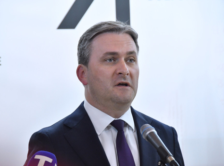 Ministar Selaković uručio Karađorđevu zvezdu književnici Ljiljani Habjanović Đurović