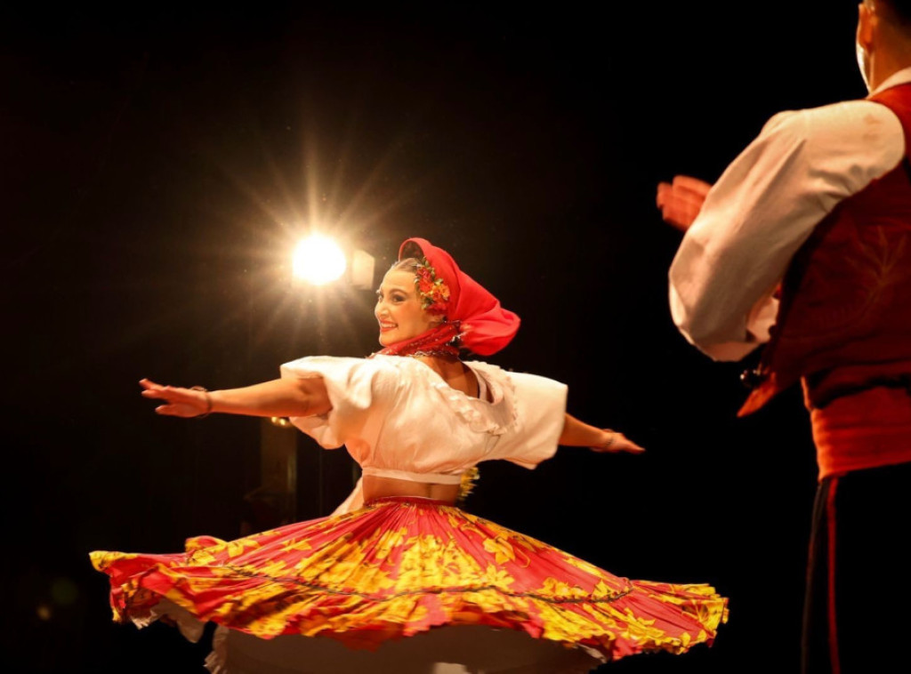 Ansambl "Kolo" nastupio u Pragu u okviru manifestacije Mesec srpske kulture