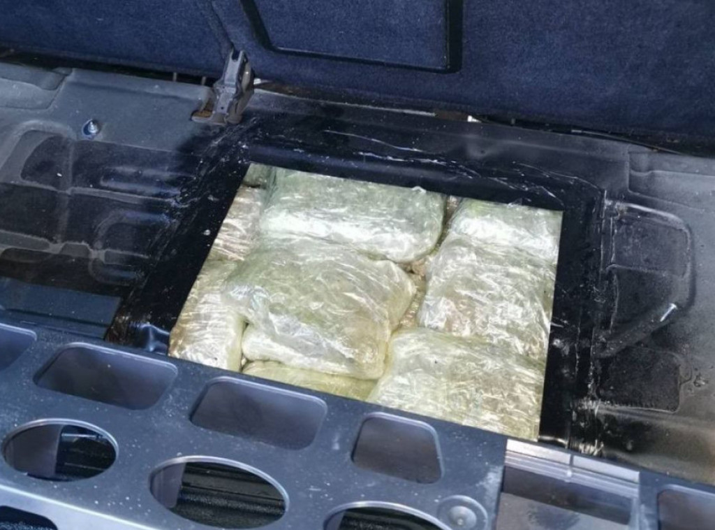 Gradina: Uhapšen nakon što je u njegovom vozilu pronađeno 55 kilograma marihuane