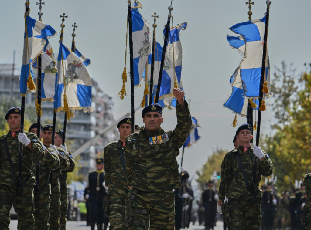 Vojne i studentske parade u velikim grčkim radovima povodom praznika Dan Ohi