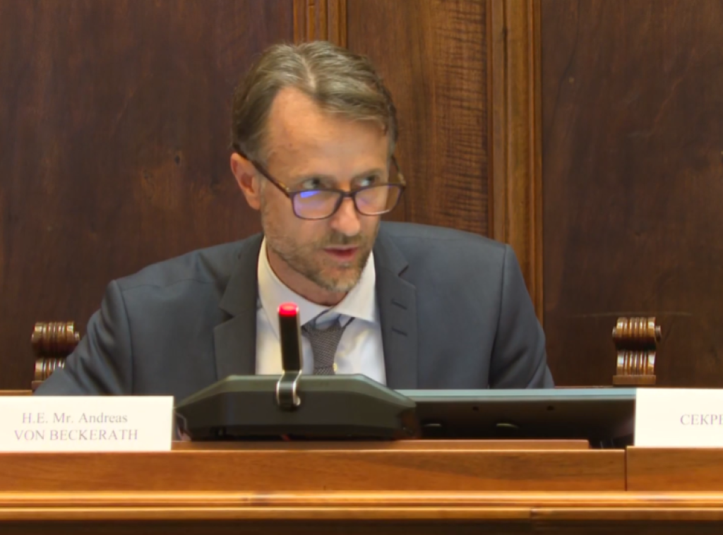 Bekerat:  Budućnost Srbije leži u EU, napredak kada je reč o biračkom spisku i Savetu REM