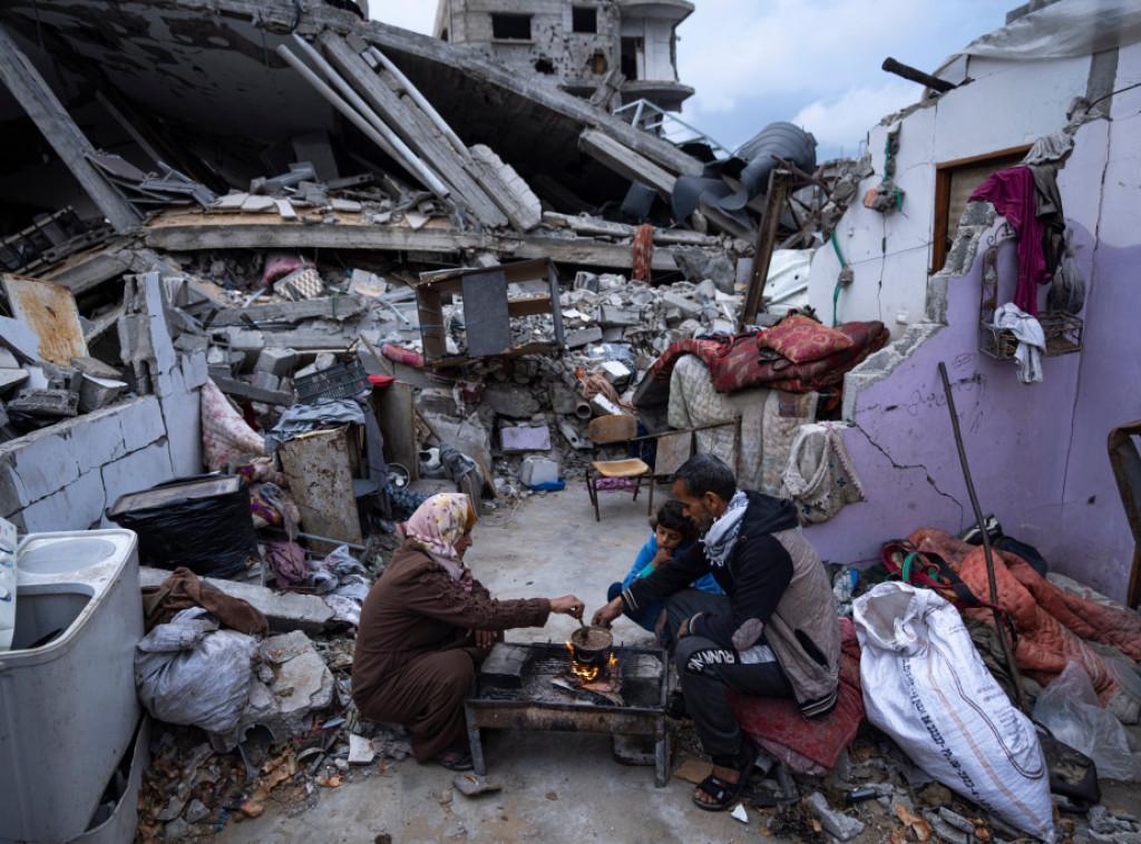 Dve osobe poginule,četiri ranjene u izraelskim napadima na četvrt južno od grada Gaze