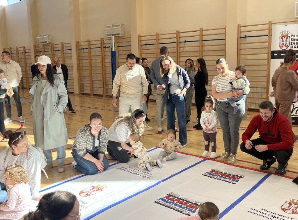 U Čačku održan "Karavan roditeljstva - porodica na okupu"