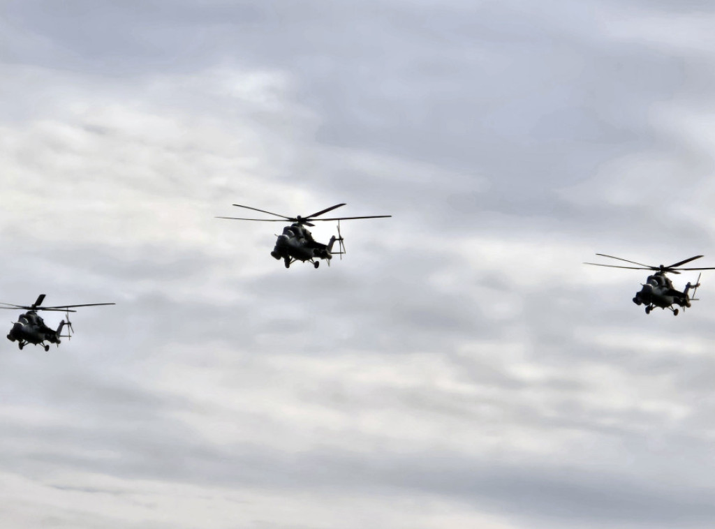 U toku letačka obuka posada borbenih helikoptera
