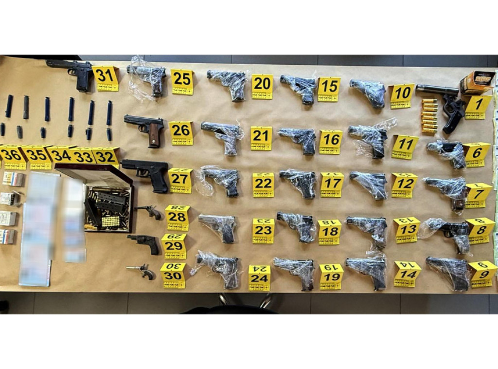 Uhapšeni osumnjičeni za krijumčarenje ljudi, nelegalno oružje i falsifikovanje isprava