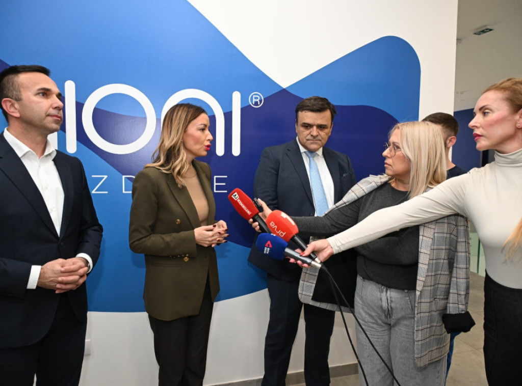 Adrijana Mesarović razgovarala sa rukovodstvom fabrike mineralne vode i gaziranih pića u Mionici