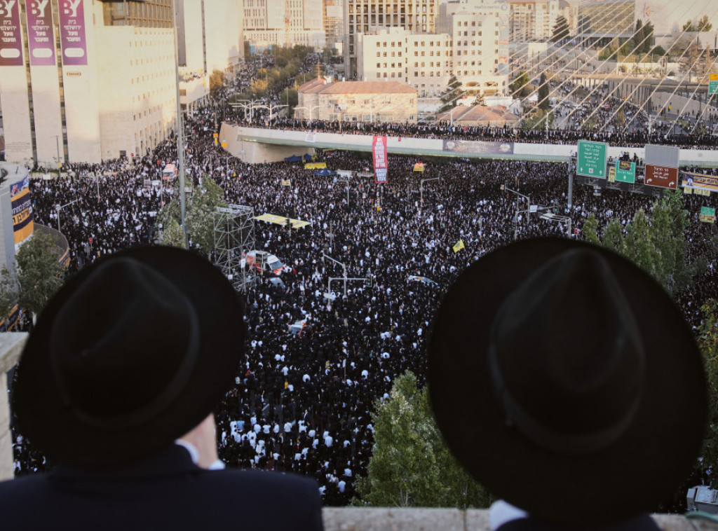 Desetine hiljada ultraortodoksnih Jevreja protestuje protiv uvođenja vojnog roka