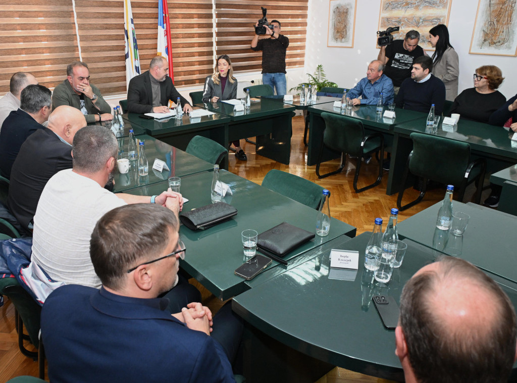 Ministarka Mesarović u Negotinu s privrednicima razgovarala o obrazovnim profilima tehničkih škola