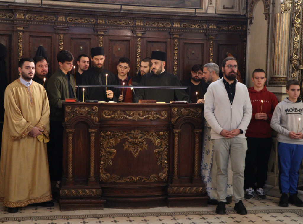 U Sabornom hramu u Novom Sadu služen parastos za stradale u padu nadstrešnice