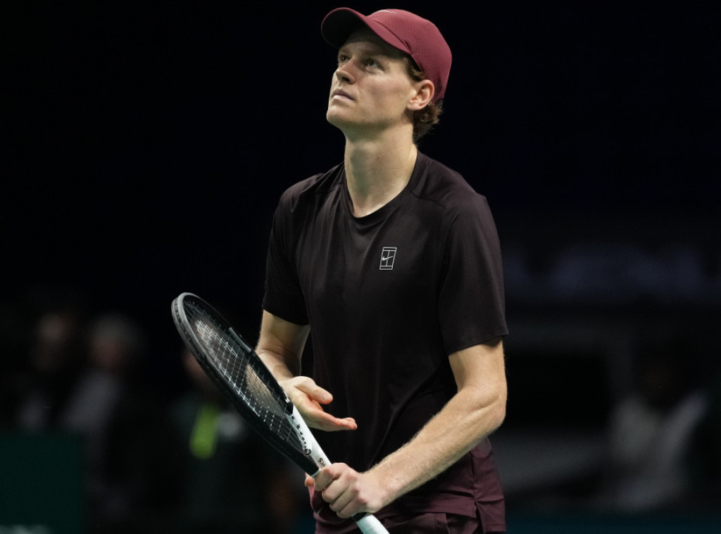 Italijanski teniser Janik Siner lako se plasirao u finale mastersa u Parizu