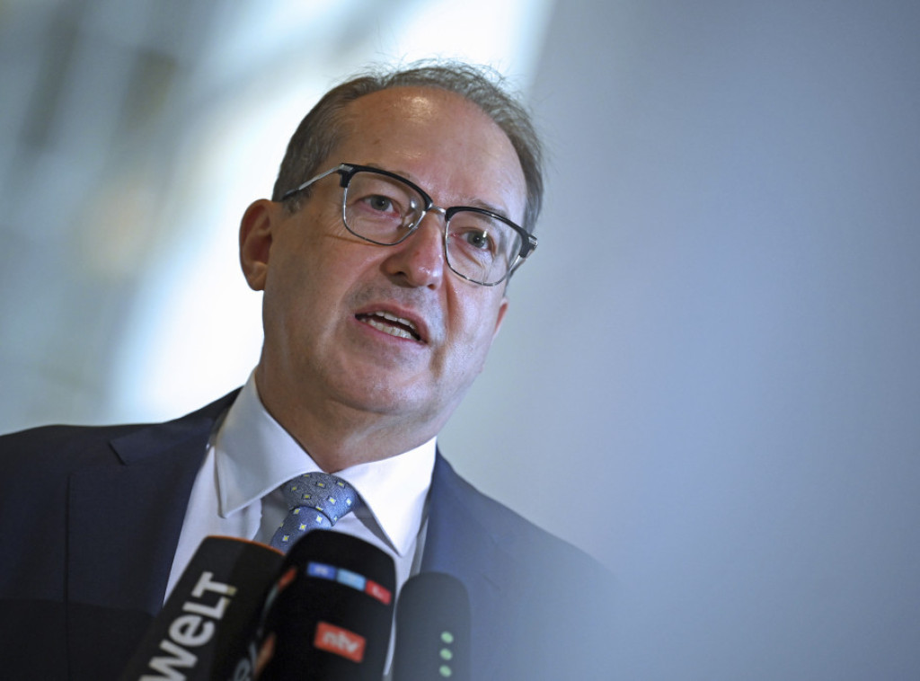 Nemačka: Broj zahteva za azil u opao, Aleksander Dobrint: migraciona politika daje rezultate