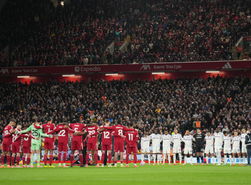 Fudbaleri Liverpula pobedili Aston Vilu i prekinuli seriju poraza u Premijer ligi