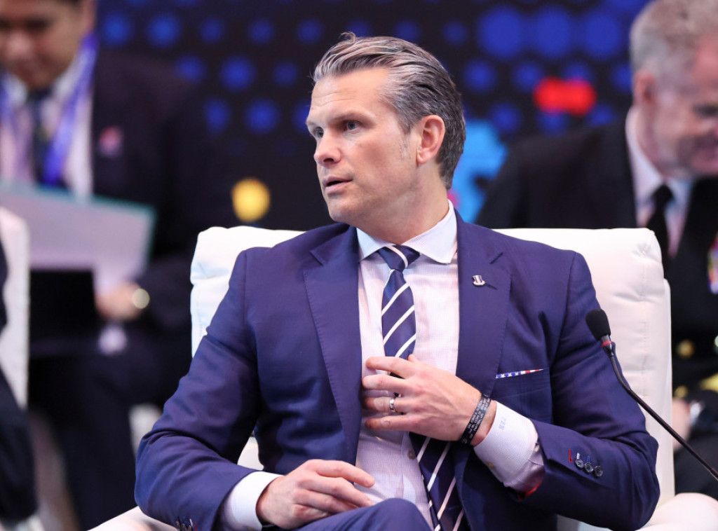 Hegset: Vašington i Peking će uspostaviti direktne kanale za vojnu komunikaciju