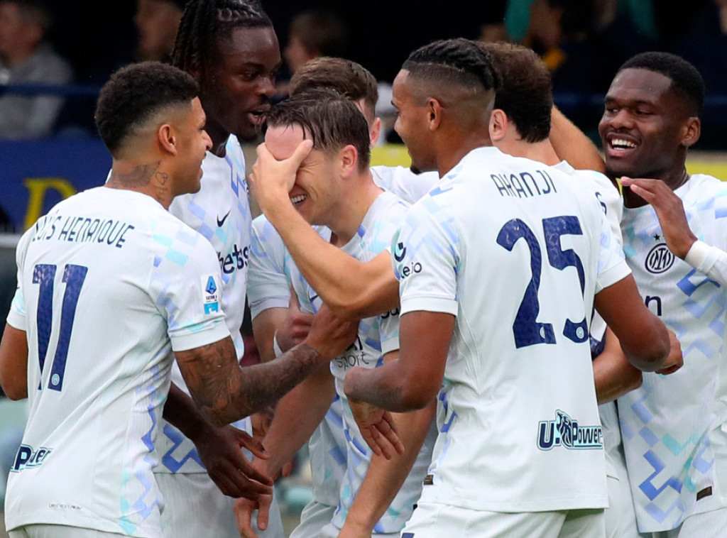 Fudbaleri Intera autogolom u nadoknadi vremena do pobede nad Veronom