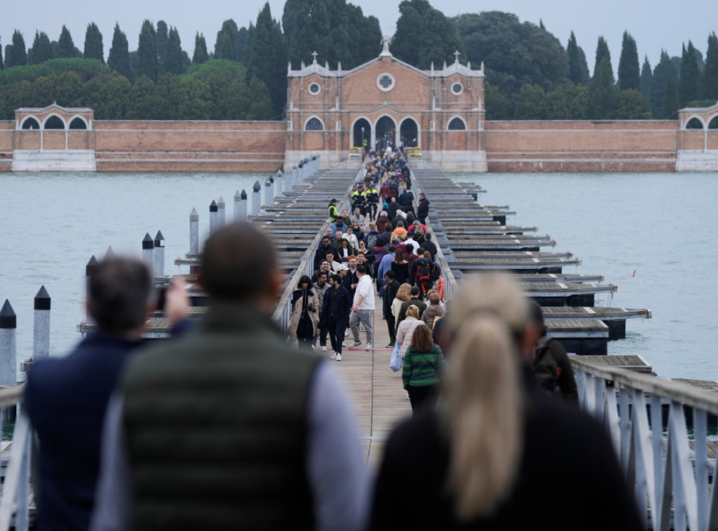 Vlasti Venecije otvorile most do ostrva gde su sahranjene poznate ličnosti