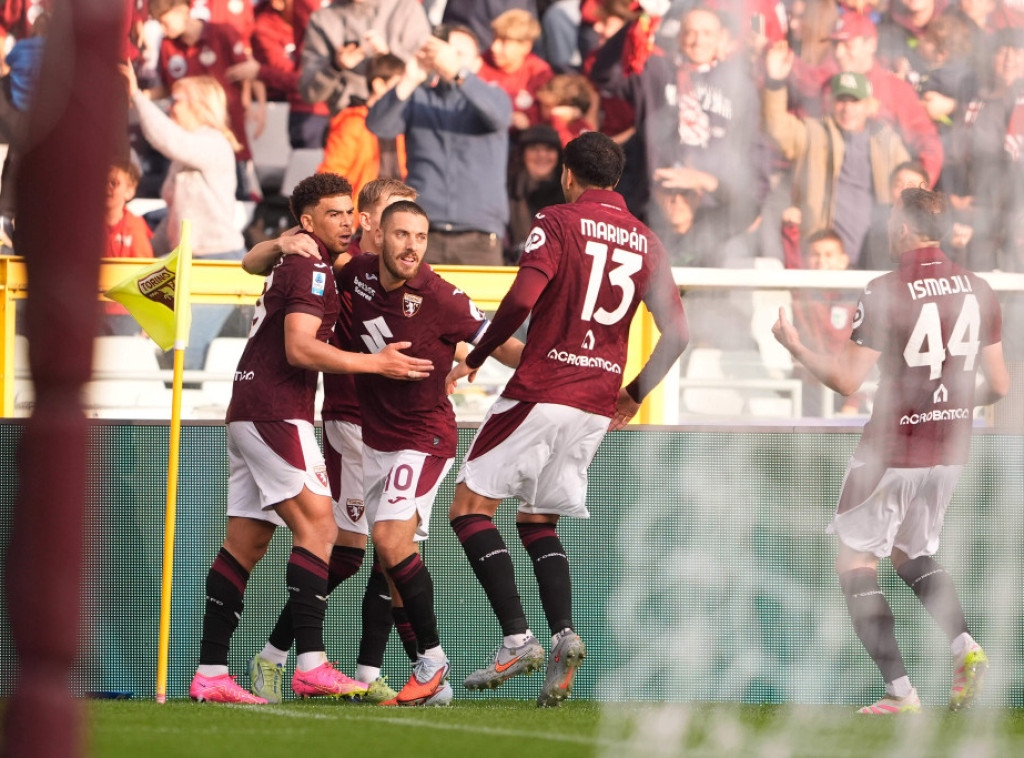 Remi fudbalera Torina i Pize, Leće savladao Fiorentinu u Seriji A
