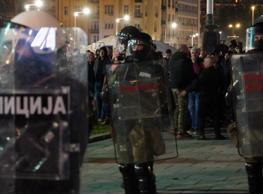 MUP i BIA osudili napad na okupljene u Pionirskom parku, povređen policajac