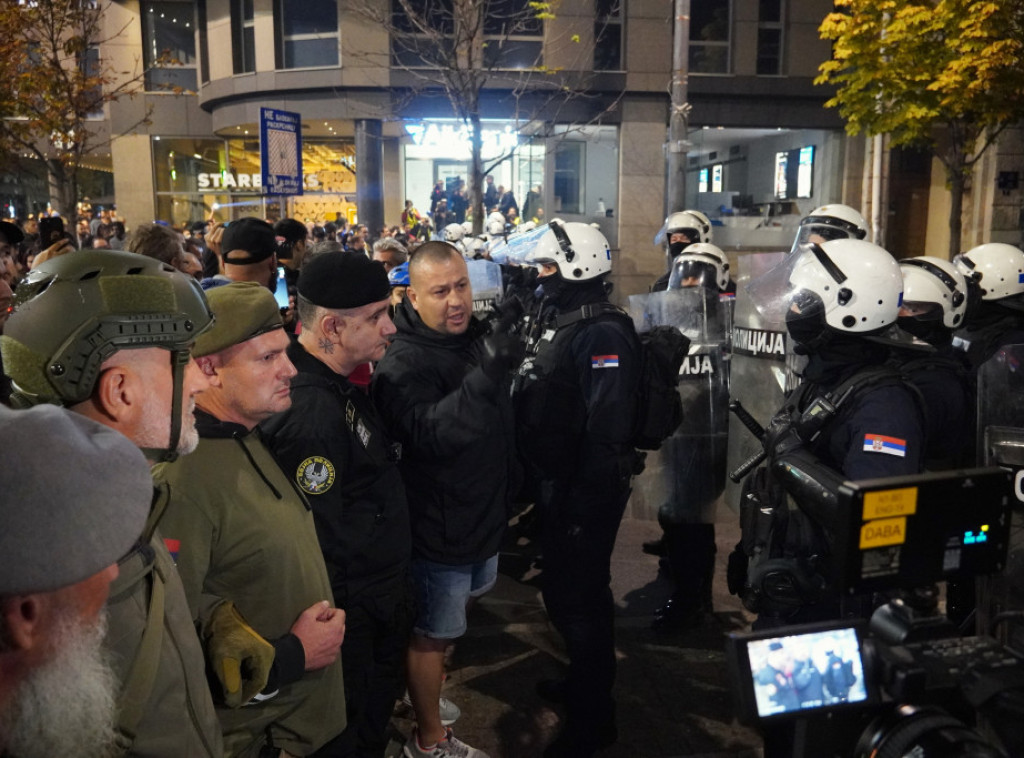 MUP: Uhapšen S. P. zbog remećenja javnog reda i mira na skupu kod Skupštine