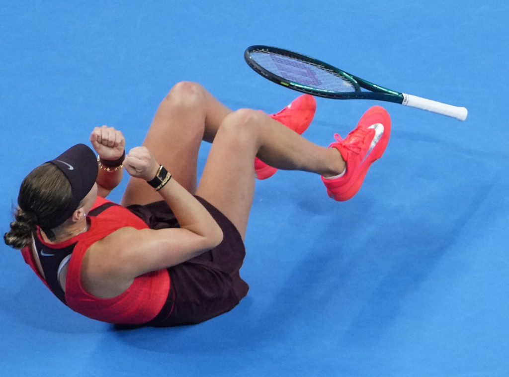 Američka teniserka Amanda Anisimova pobedila Medison Kiz na završnom mastersu