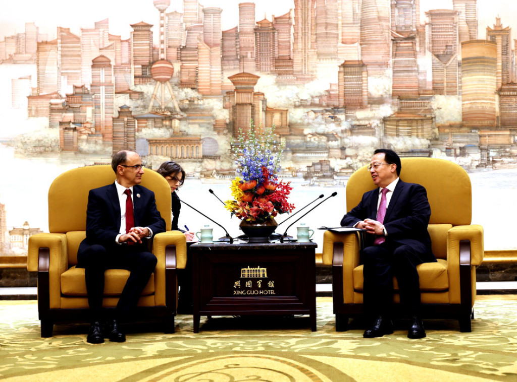 Macut meets with Shanghai mayor