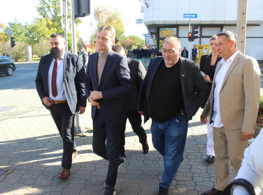 Ministar Glišić u Šidu razgovarao sa predstavnicima te opštine o budućim projektima