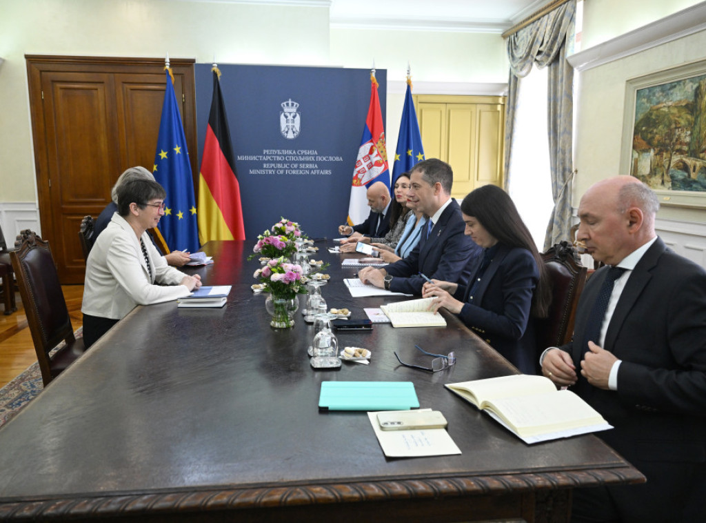 Marko Đurić razgovarao sa Konrad o bilateralnoj saradnji, situaciji na AP KiM i dijalogu Beograda i Prištine