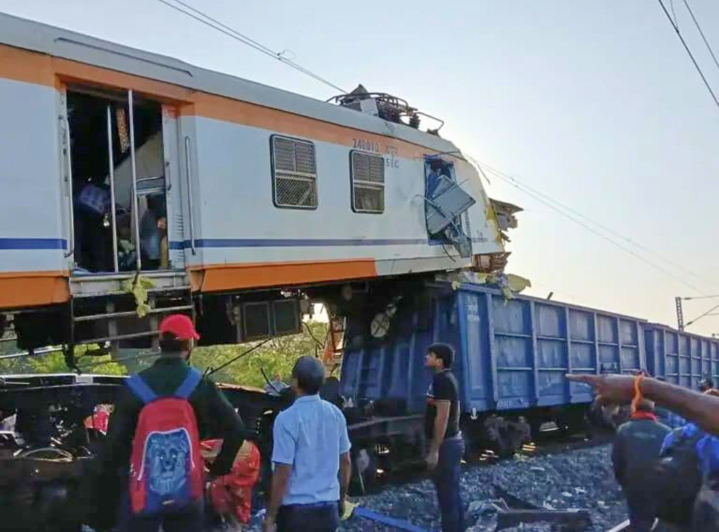 Najmanje osam ljudi poginulo u sudaru vozova u Indiji