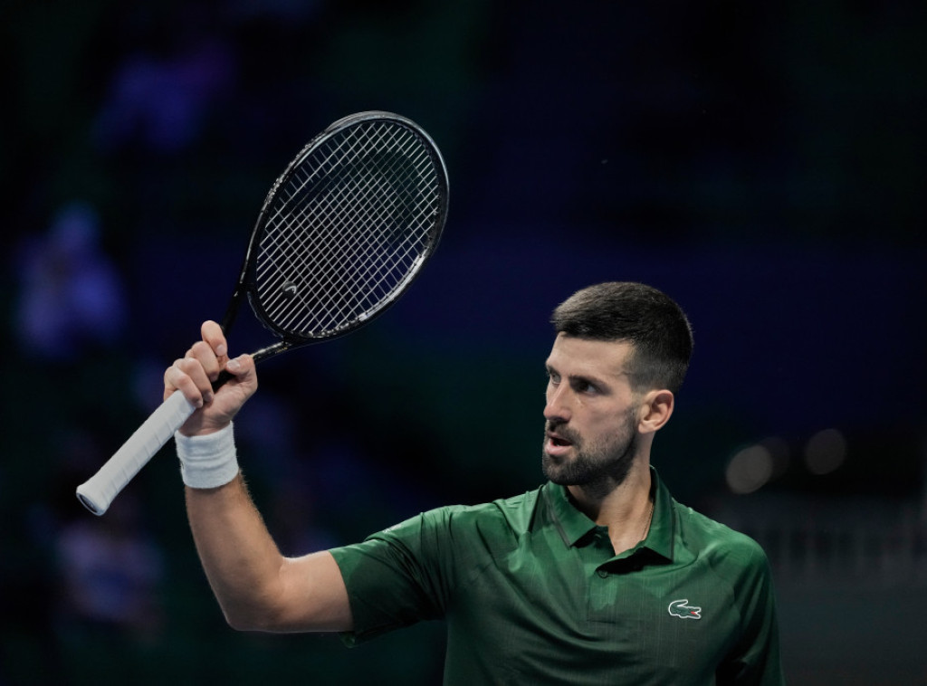 Djokovic through to Athens quarter-finals