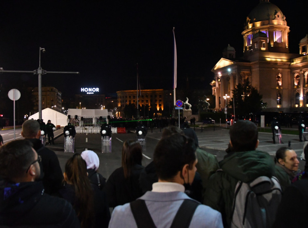 Deo Ibarske magistrale bio blokiran u Preljini, u Beogradu i dalje protest kod Skupštine